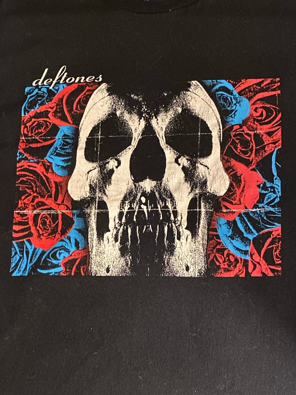 DEFTONES Skull & Roses Men’s Graphic Tee